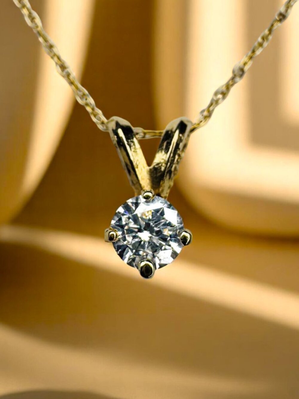 Estate- 10K Gold Natural Diamond Necklace 1/5CT Round Cut Solitaire -16" Dainty